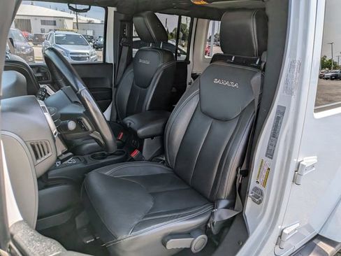 Used 2018 Jeep Wrangler Unlimited Sahara w/ Connectivity Group AWD/4WD image 12
