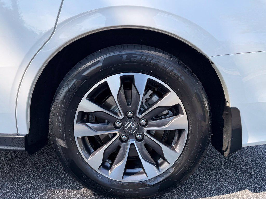 Certified 2024 Honda Odyssey EX-L image 47