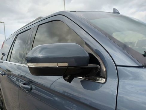 Used 2023 Ford Expedition Limited RWD image 12