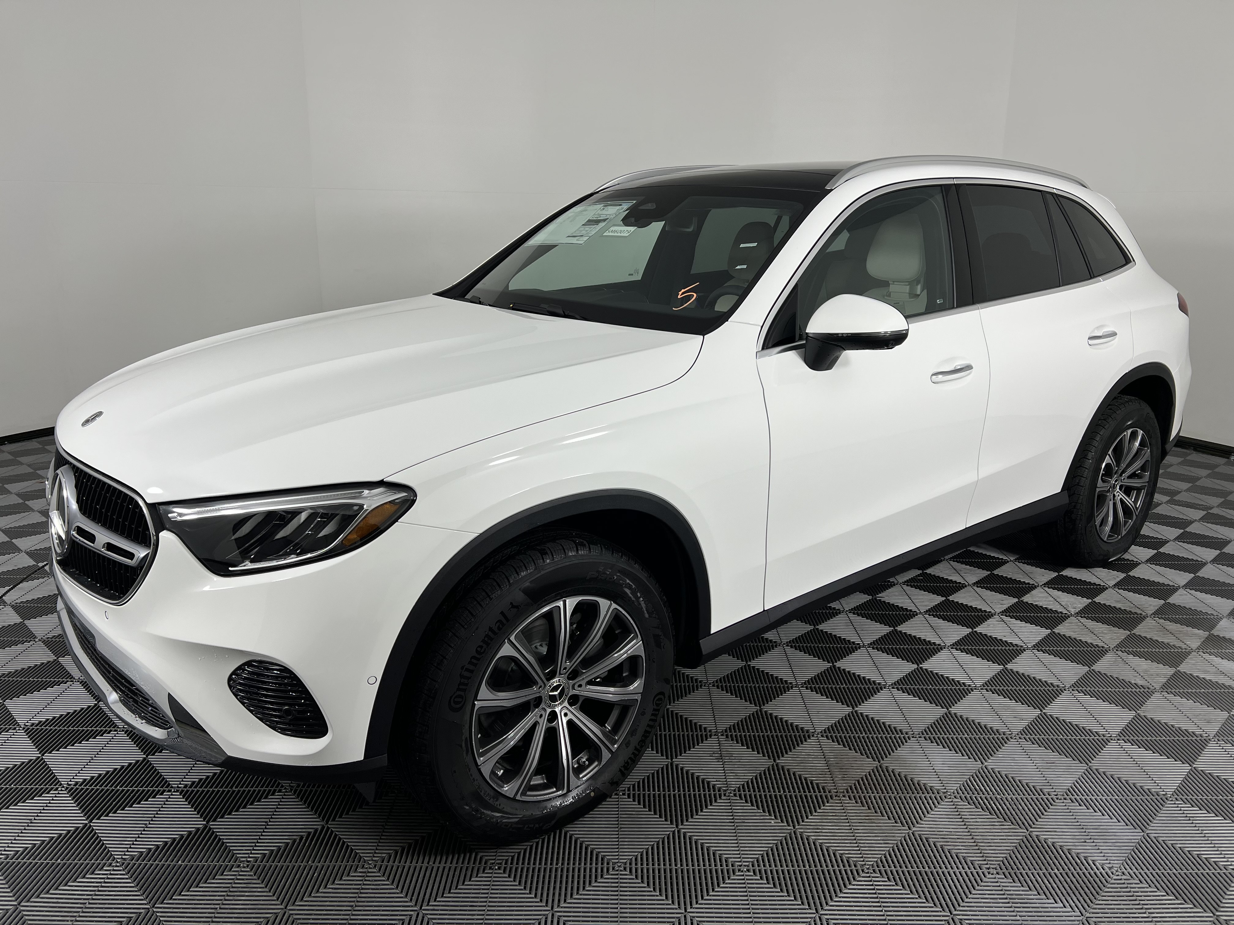Used 2026 Mercedes-Benz GLC 300 4MATIC image 8