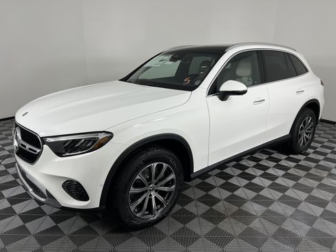 Used 2026 Mercedes-Benz GLC 300 4MATIC image 8