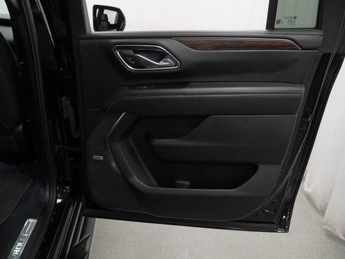 Used 2024 Chevrolet Suburban Premier image 48