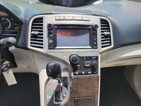 Used 2014 Toyota Venza LE AWD/4WD image 22