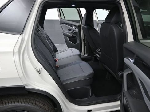 New 2026 Volkswagen Tiguan SE R-Line AWD/4WD image 13