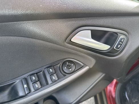 Used 2015 Ford Focus SE w/ Equipment Group 201A image 13