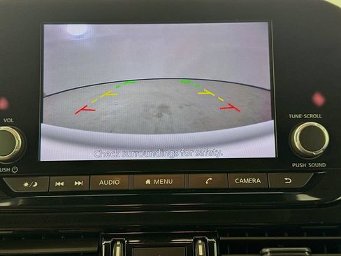 Used 2024 Nissan Pathfinder SV FWD image 15