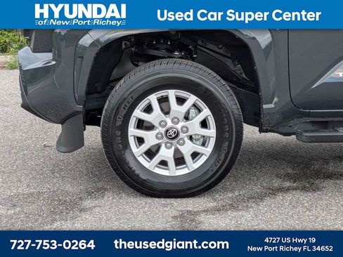 Used 2025 Toyota Tacoma SR5 RWD image 10