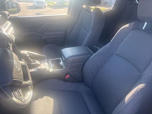 Used 2025 Toyota Tacoma SR5 image 11