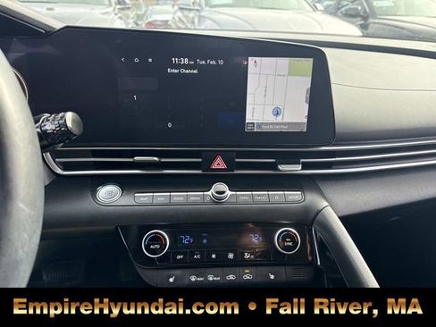 Used 2023 Hyundai Elantra SEL w/ Convenience Package image 19