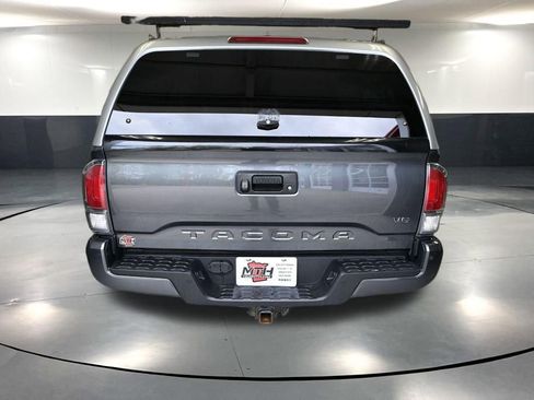 Used 2021 Toyota Tacoma TRD Off-Road w/ Technology Package AWD/4WD image 7