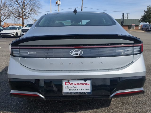 Used 2026 Hyundai Sonata SEL FWD image 5