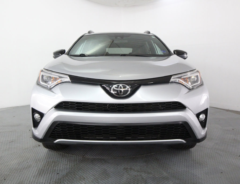 Used 2017 Toyota RAV4 SE AWD/4WD image 2