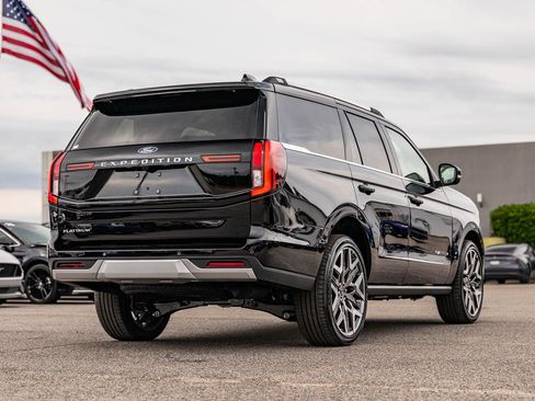 New 2026 Ford Expedition Platinum w/ Platinum Ultimate Package AWD/4WD image 4