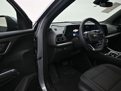 Used 2024 Chevrolet Traverse LT FWD image 10