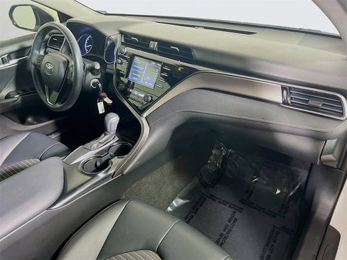 Certified 2019 Toyota Camry SE image 24