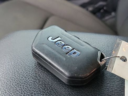Used 2020 Jeep Wrangler Unlimited Sport AWD/4WD image 36