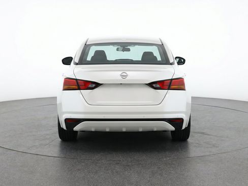 Used 2025 Nissan Altima 2.5 SV FWD image 7