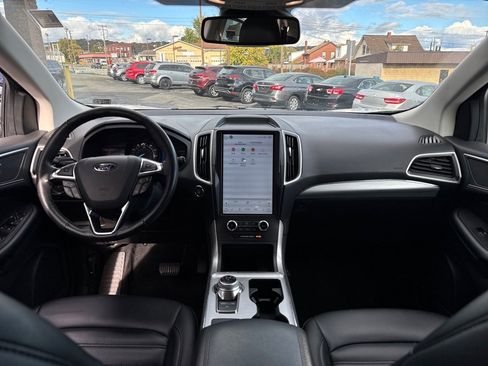 Used 2022 Ford Edge SEL image 9
