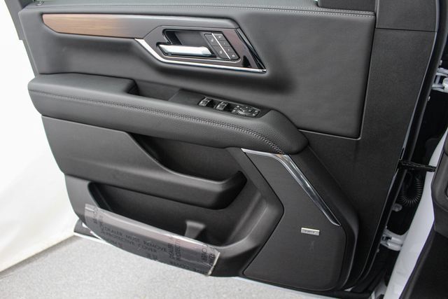 New 2026 GMC Yukon Denali w/ Sun & Power Step Package AWD/4WD image 23