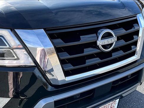 Certified 2023 Nissan Armada SL image 32