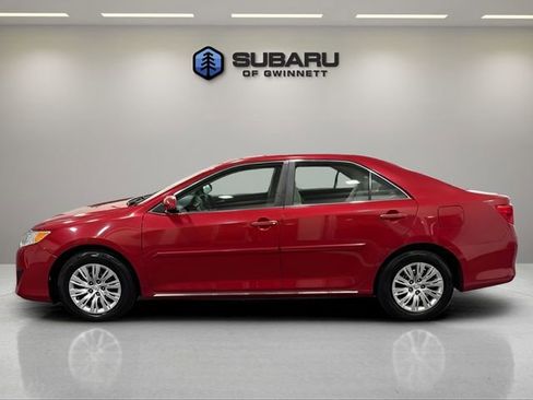 Used 2014 Toyota Camry LE FWD image 2