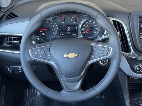 Used 2023 Chevrolet Equinox LT w/ Driver Convenience Package image 18