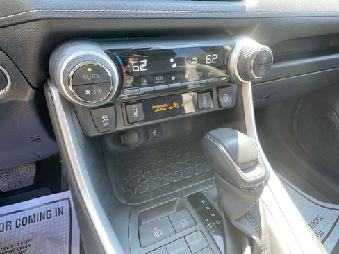 Used 2022 Toyota RAV4 XLE Premium AWD/4WD image 19