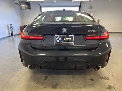 Used 2025 BMW 330i Sedan w/ M Sport Package image 8