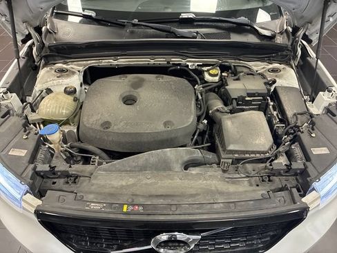 Used 2019 Volvo XC40 T5 R-Design AWD/4WD image 23