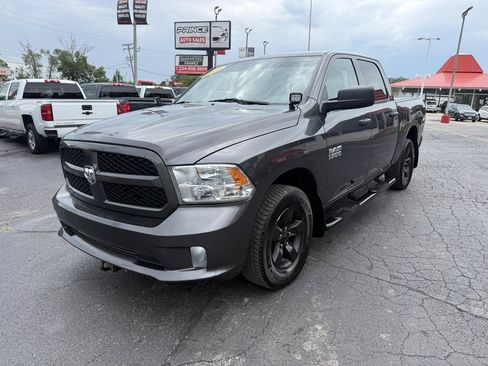 Used 2018 RAM 1500 Express AWD/4WD image 3