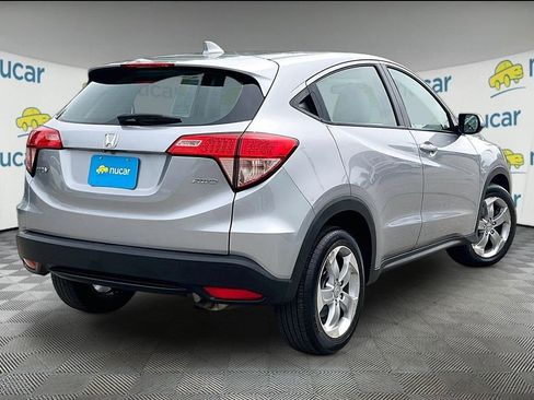 Used 2017 Honda HR-V LX image 6