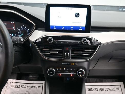 Used 2020 Ford Escape SE image 15