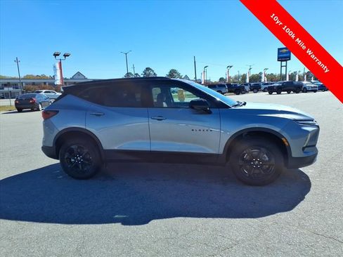 New 2025 Chevrolet Blazer LT w/ Midnight/Sport Edition image 6