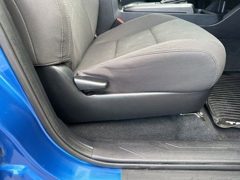 Used 2017 Toyota Tacoma TRD Off-Road image 25