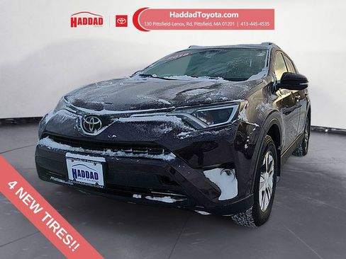 Used 2018 Toyota RAV4 XLE image 1