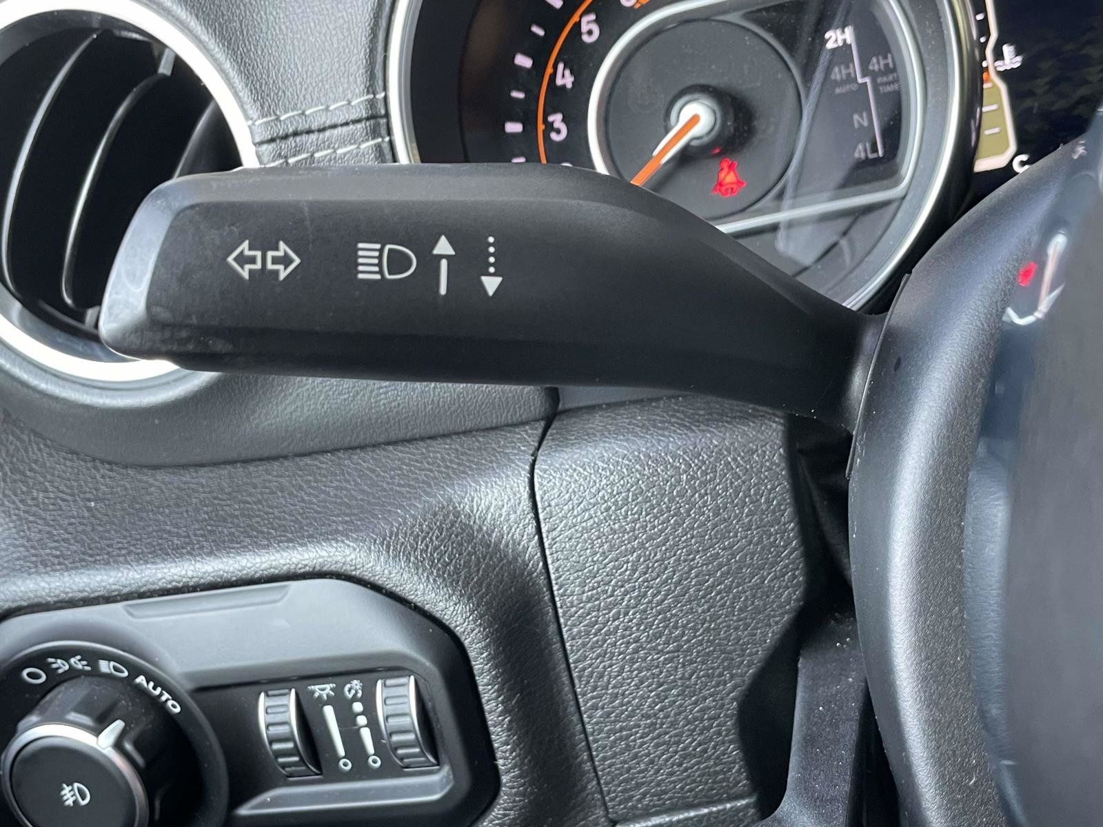 Used 2019 Jeep Wrangler Unlimited Sahara AWD/4WD image 24