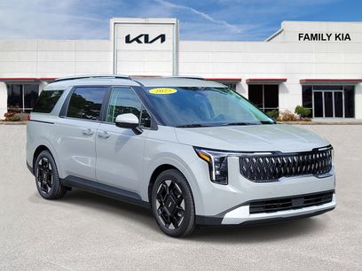 Certified 2025 Kia Carnival EX