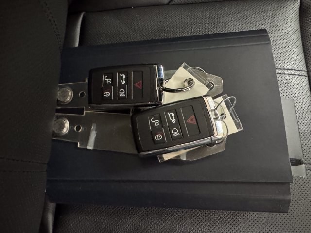Used 2024 Land Rover Range Rover Evoque S AWD/4WD image 30