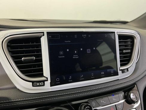 New 2026 Chrysler Pacifica Select image 33