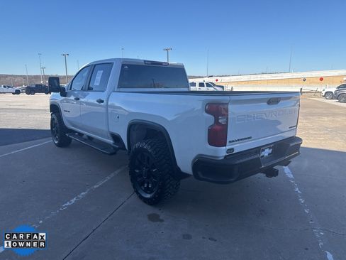 Used 2022 Chevrolet Silverado 2500 Custom w/ Custom Value Package image 6