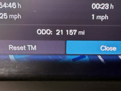 Used 2025 Volvo XC60 B5 Plus AWD/4WD image 16
