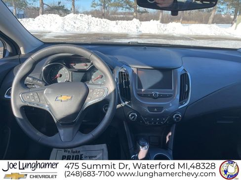 Used 2016 Chevrolet Cruze LT w/ Convenience Package image 13