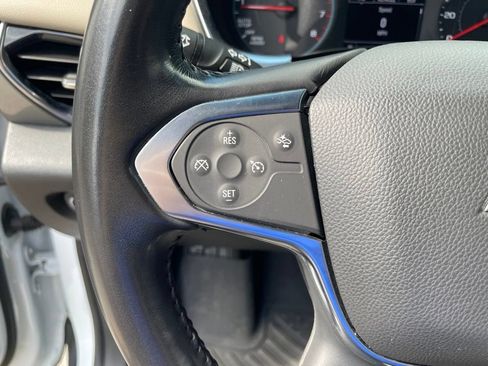 Used 2022 Chevrolet Traverse LT FWD image 18
