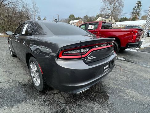 Used 2016 Dodge Charger SXT image 6