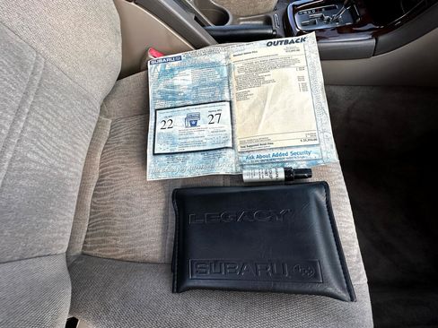 Used 2001 Subaru Outback Wagon image 26