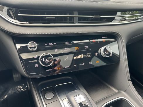 Used 2023 INFINITI QX60 Luxe w/ Performance Audio Package AWD/4WD image 24