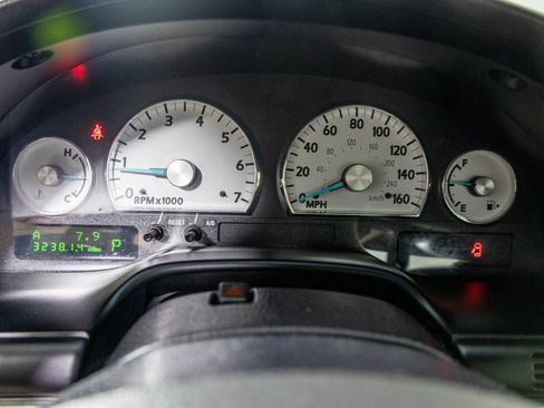 Used 2004 Ford Thunderbird RWD image 28