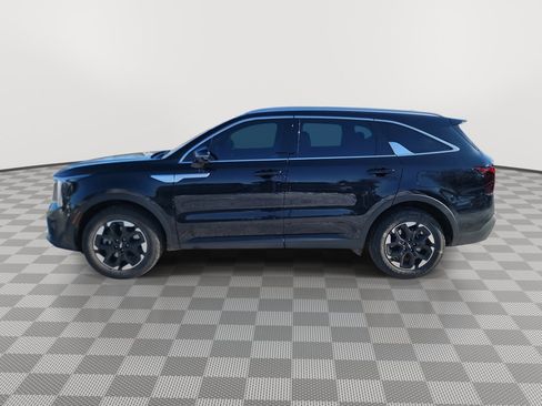 Used 2024 Kia Sorento S w/ Panoramic Sunroof Package image 5
