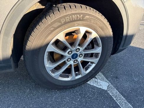 Used 2022 Ford Escape SE w/ Convenience Package image 9