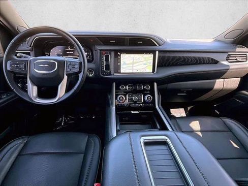 Used 2023 GMC Yukon XL Denali AWD/4WD image 16